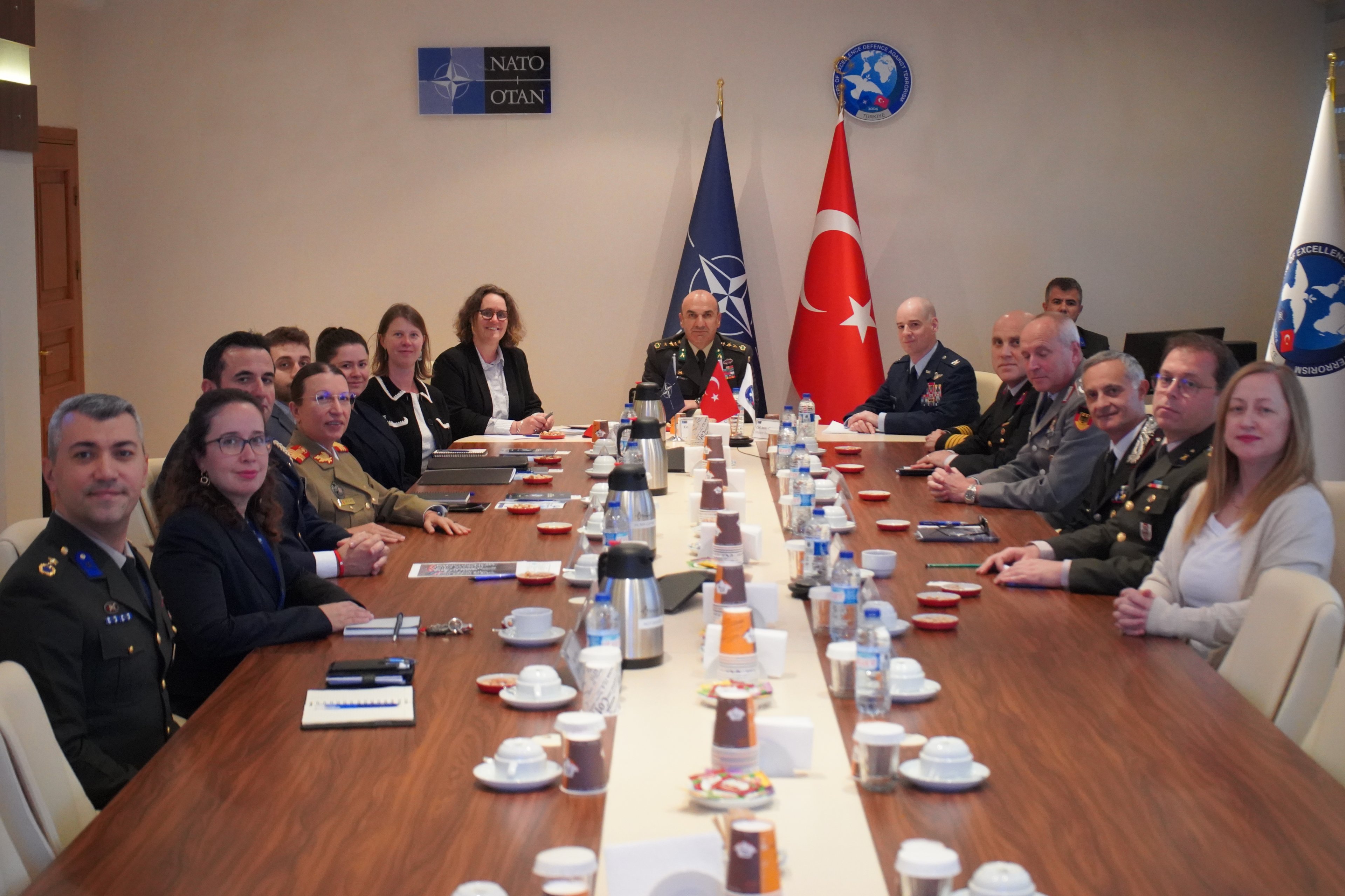 Terorizmle Mücadeleden Sorumlu Büyükelçi ve Uluslararası Güvenlik ve Silahsızlanma Genel Müdürü Charlotte BEAGLEHOLE başkanlığındaki Yeni Zelanda Heyeti, 23 Ekim 2025 tarihinde TMMM K.lığını ziyaret etmiştir.